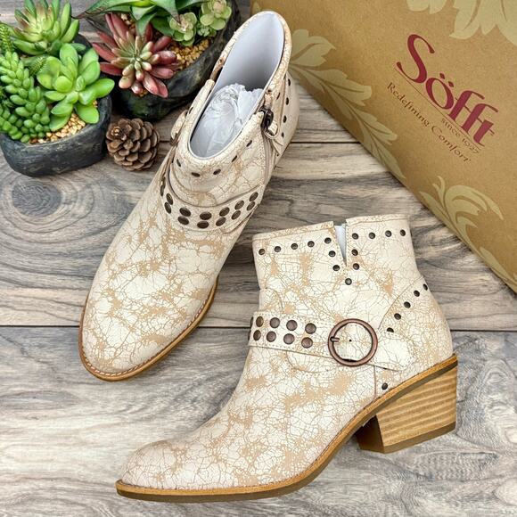 NIB Sofft Allene II 8.5M Western Chic Suede Antique Stud Bootie Boots Natural - Picture 2 of 12